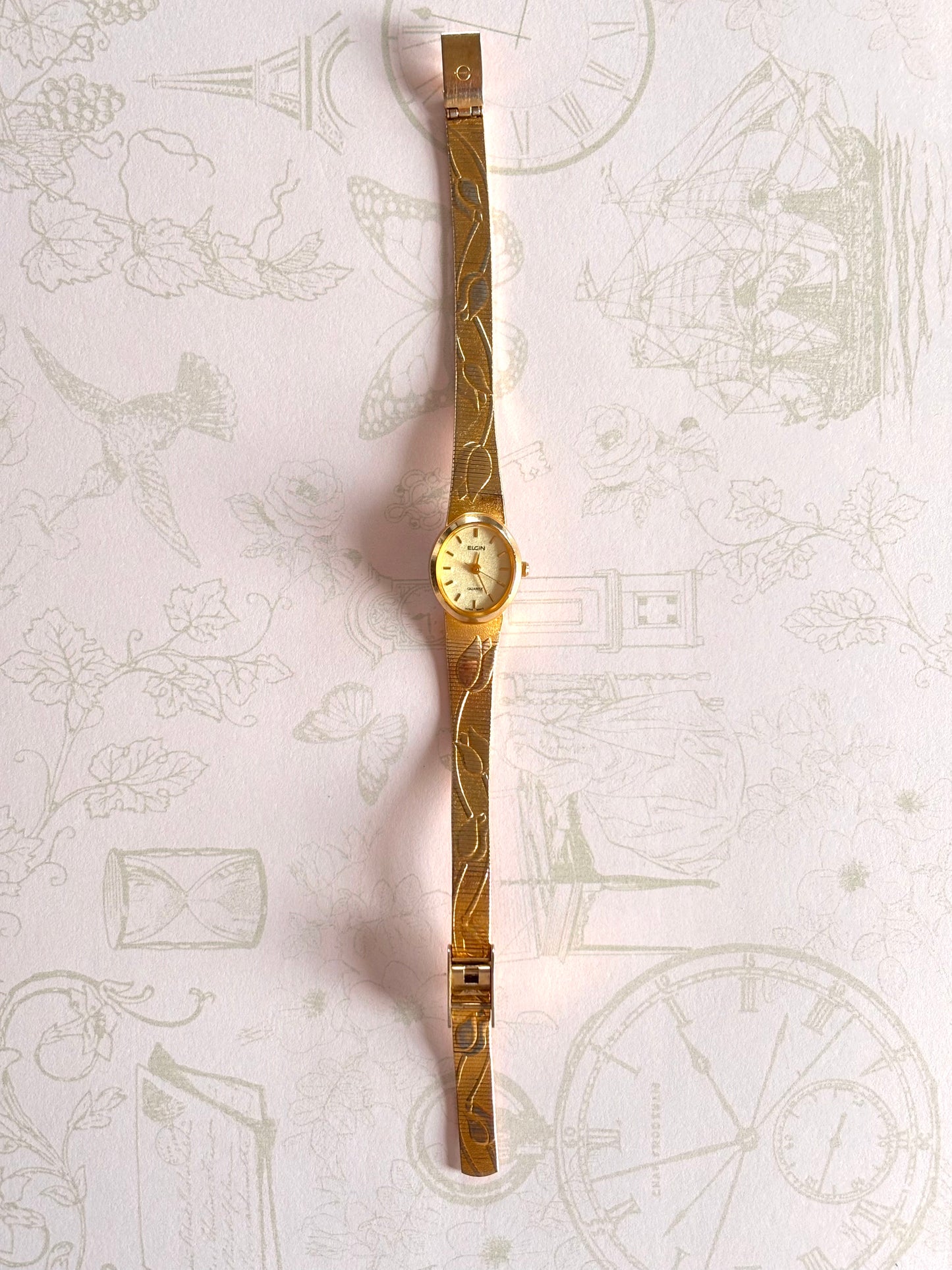 Vintage Rose Engraved Gold Toned Watch