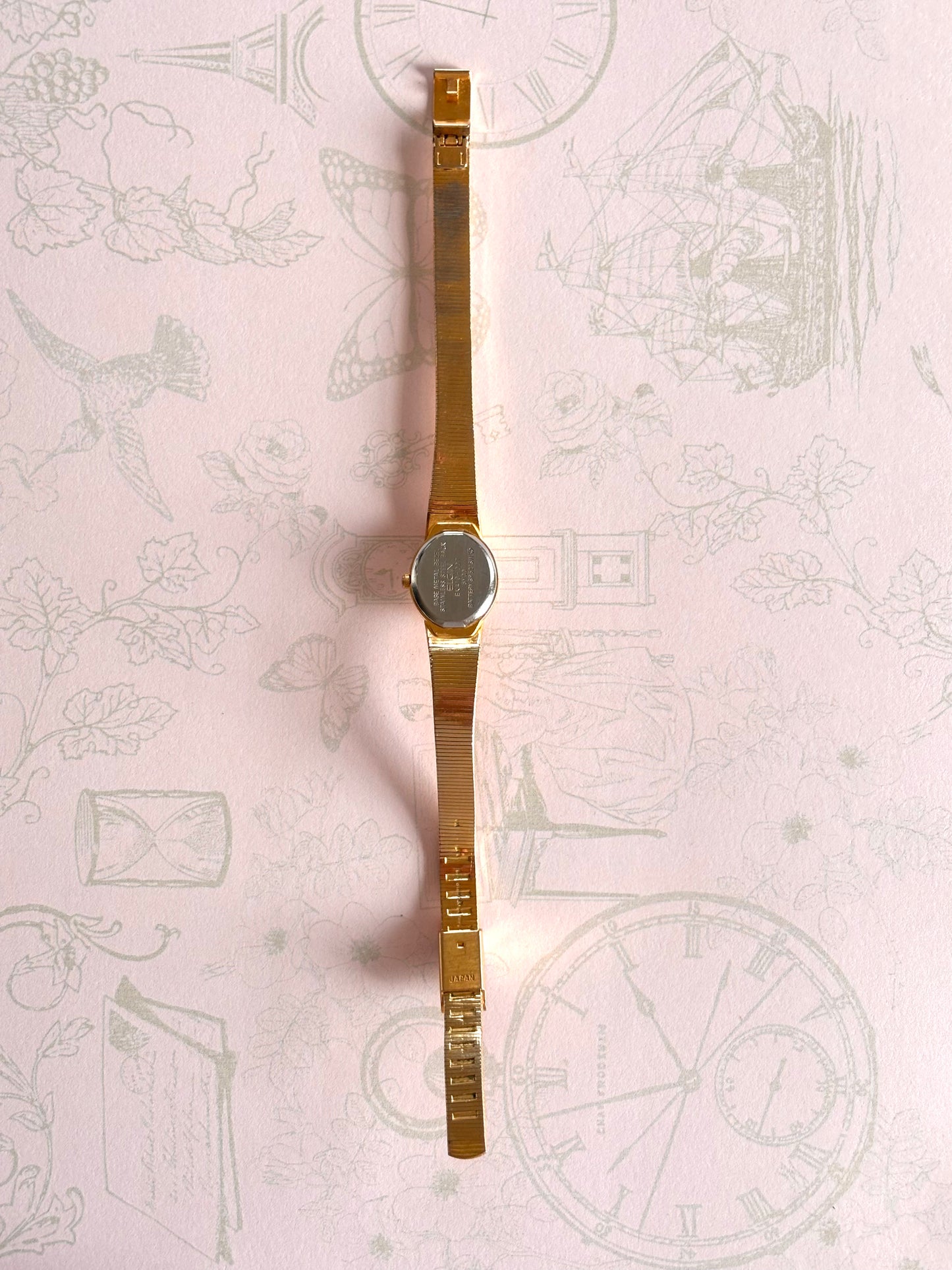 Vintage Rose Engraved Gold Toned Watch