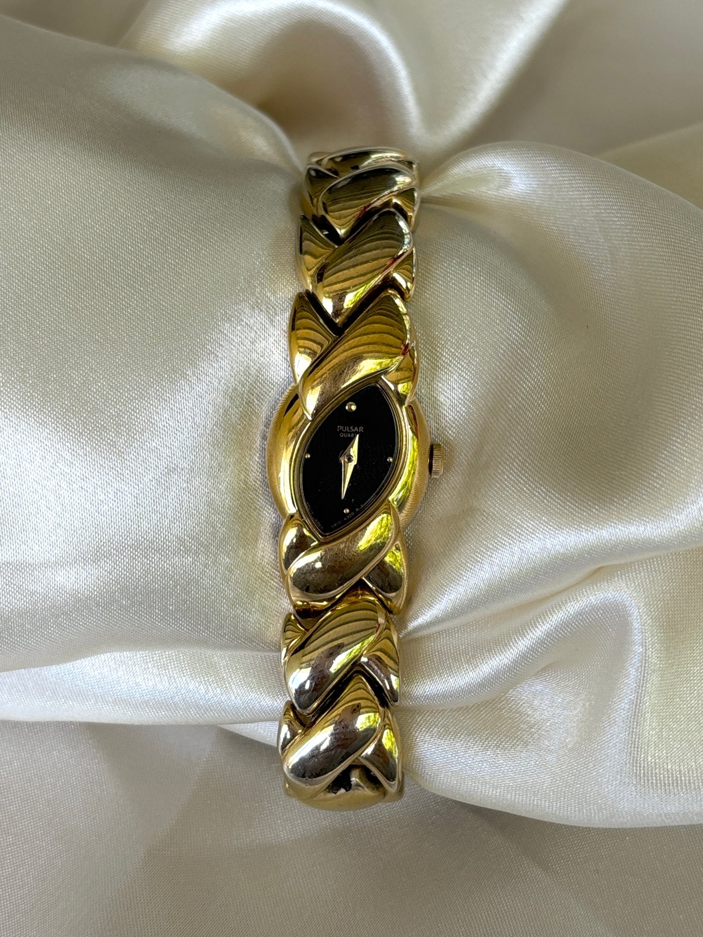 RARE Vintage Gold-Tone Braided Links with Black Dial