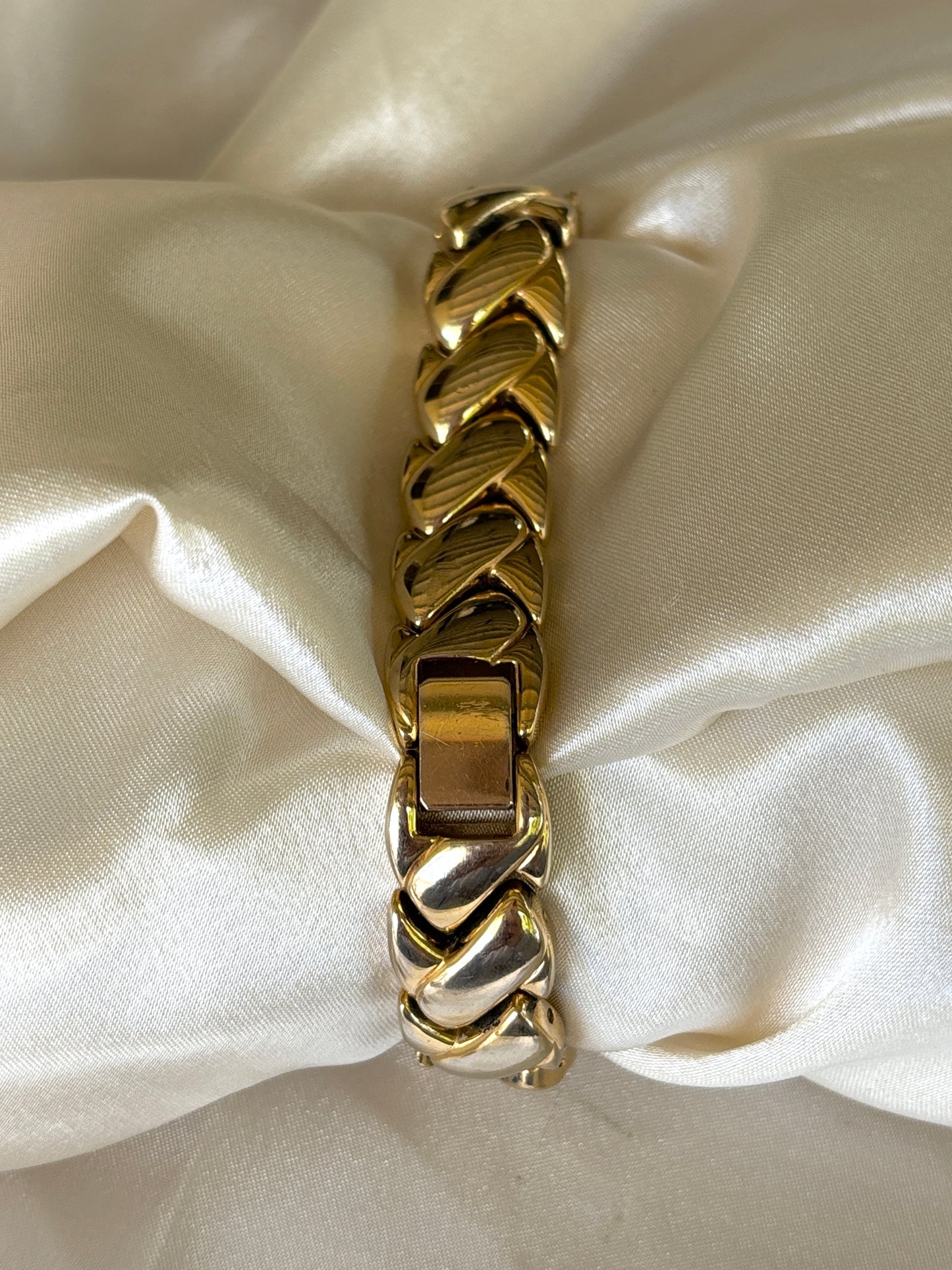 RARE Vintage Gold-Tone Braided Links with Black Dial