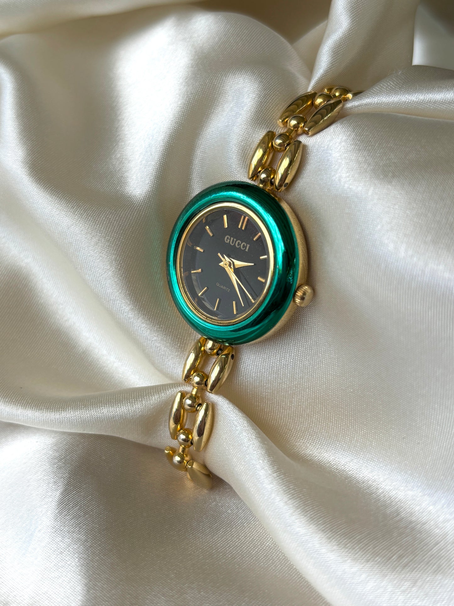 "GUCCI" Vintage Watch with Interchangeable Bezels